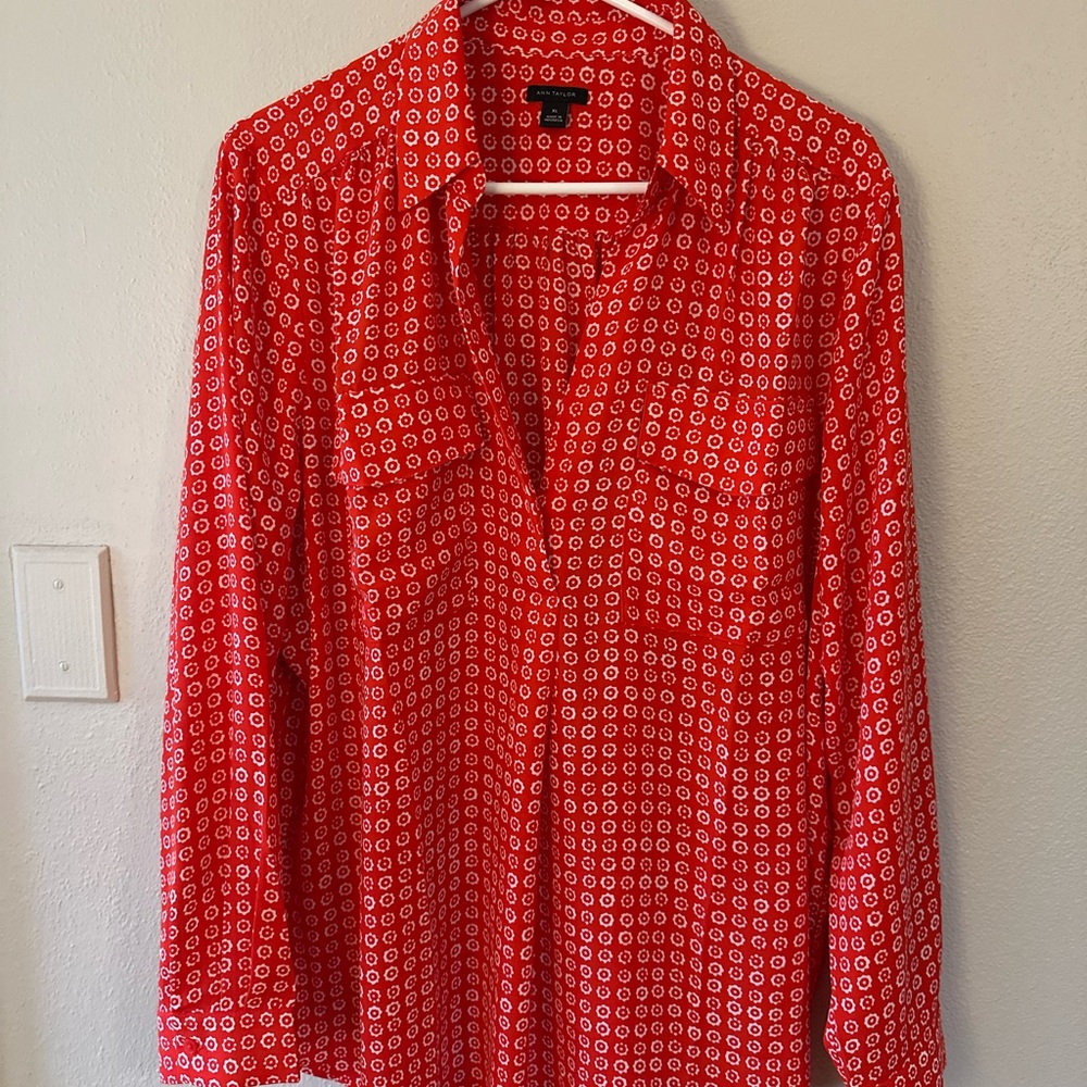 Ann Taylor Red Patterned Women's Blouse